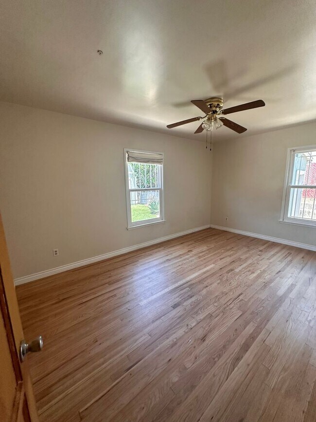 Building Photo - 2152 Rexford Dr