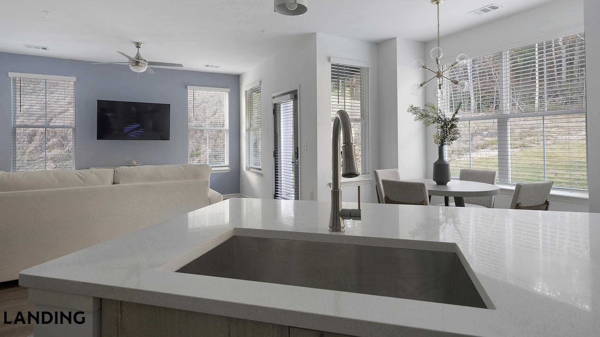 Building Photo - 2800 Milan Ct