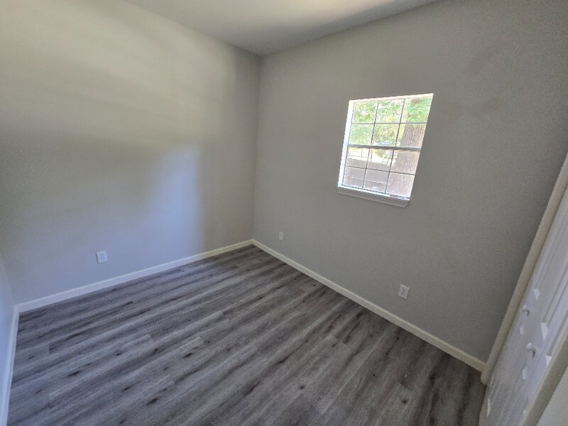 Building Photo - 132 Broken Arrow