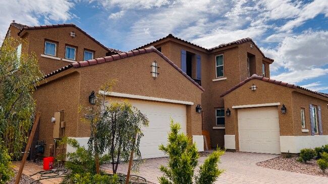 Primary Photo - 8609 W Solano Dr
