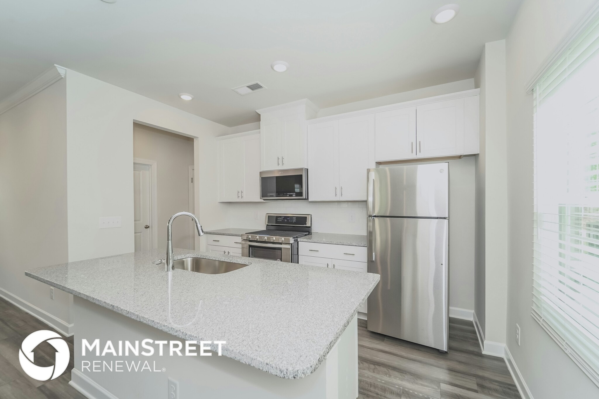 Building Photo - 3312 Lisburn St