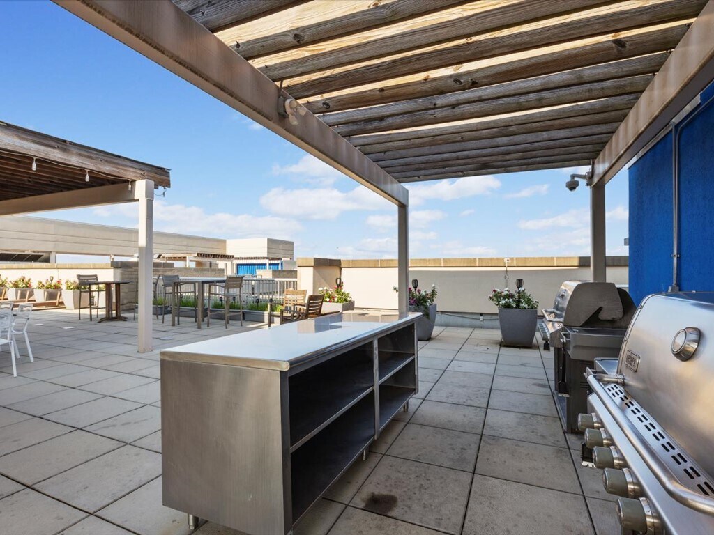 Building Photo - 811 4th St NW