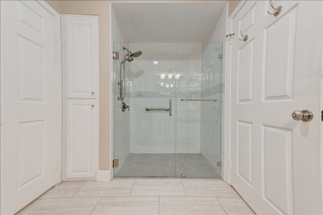 Building Photo - 3850 Elijah Ct