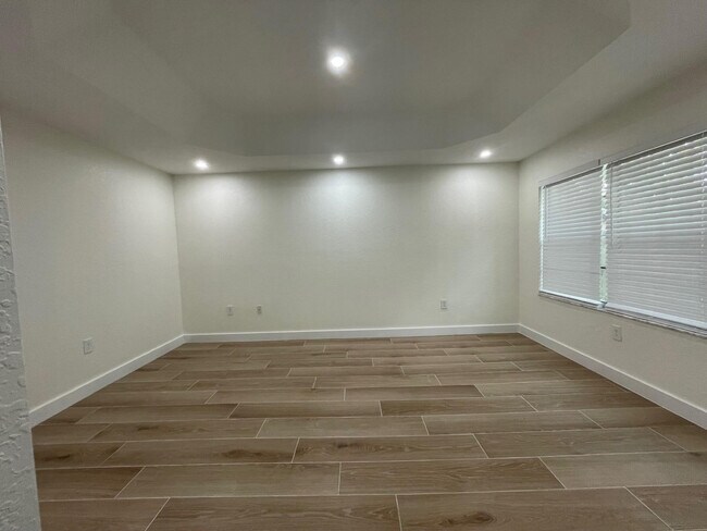 Building Photo - 12472 SW 44th Ct