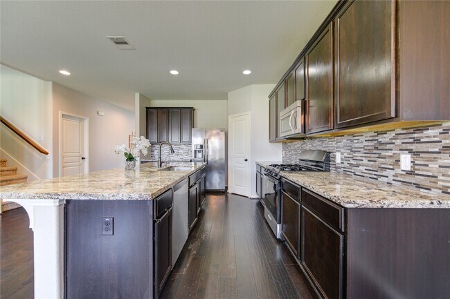 Building Photo - 15318 Benson Landing Dr