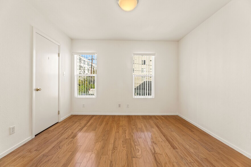 Back bedroom - 3611 1/2 W 4th St