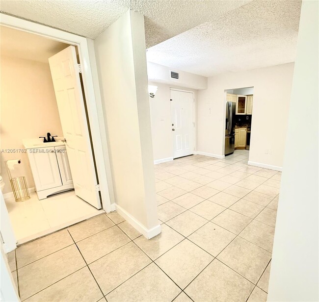 Building Photo - 5765 W 25th Ct
