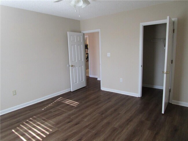 Building Photo - 2429 Thompson Mill Rd