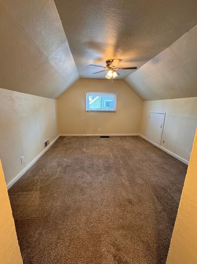 Building Photo - 275 S Edgehill Ave