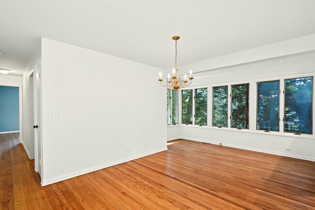 Building Photo - 673 N Park Blvd