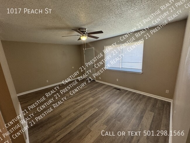 Building Photo - 1017 Peach St