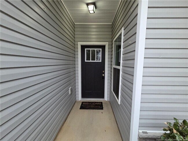 Building Photo - 2044 Stonewash Dr