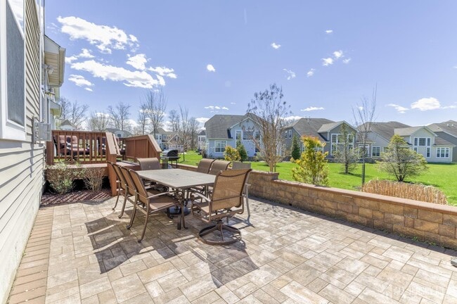 Building Photo - 6 Michelangelo Dr