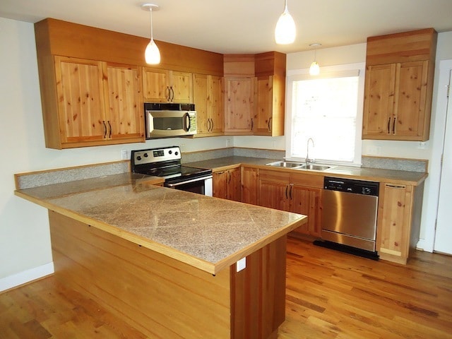 Building Photo - 225 Pearl St