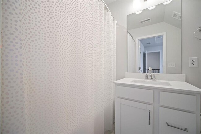 Building Photo - 1595 Ridgebrook Downs