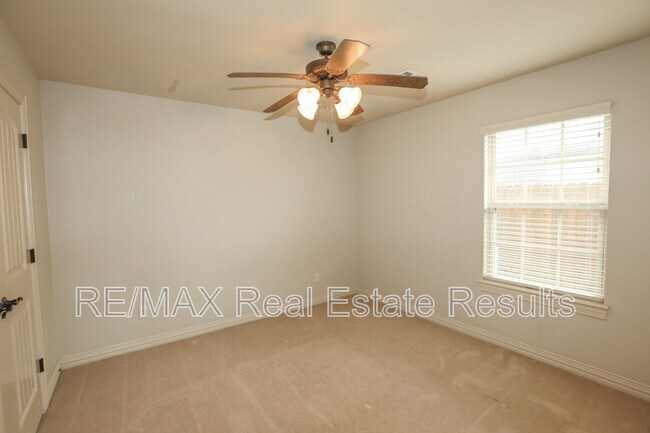 Building Photo - 3607 SW Birchton Ave