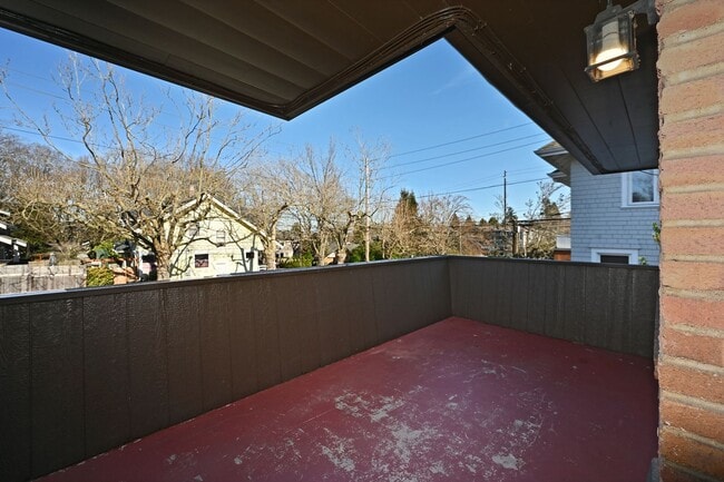 Building Photo - Mcgraw Triplex