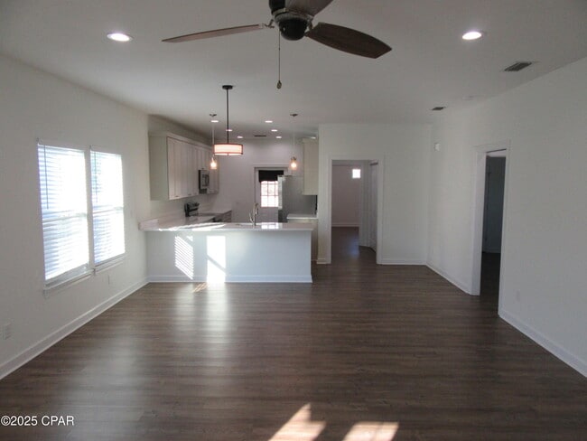 Building Photo - 2811 N Panama Ave