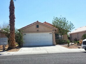 Building Photo - Charming 3 Bedroom 2 Bathroom Home!!