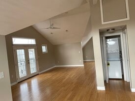 Building Photo - 21 Kittredge Ave