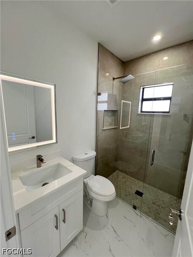 Building Photo - 2657 2nd Ave SE