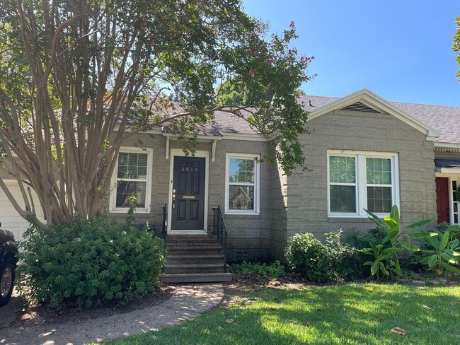 Primary Photo - Gorgeous 2 Bedroom home in South Highland