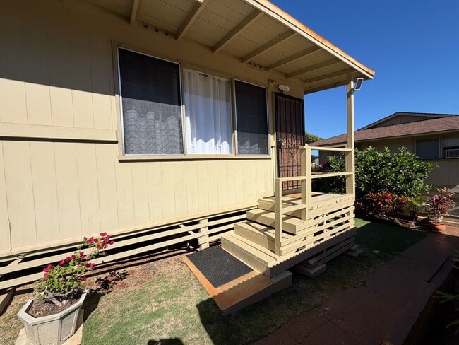 Building Photo - Charming 2-Bedroom Cottage with Private Yard in Kaimuki