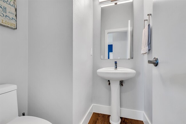 Building Photo - 5021 Nichols St