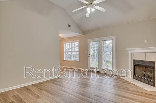 Building Photo - 4705 E Creek Mill Ct