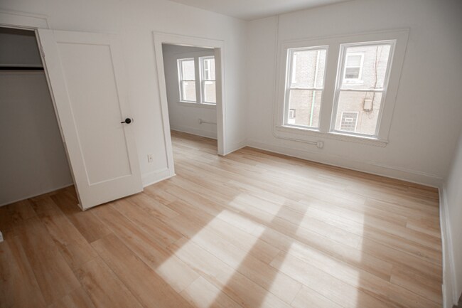 Building Photo - 1388 W 83rd St