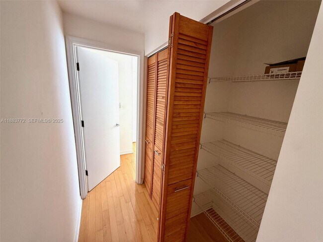 Building Photo - 1528 Drexel Ave