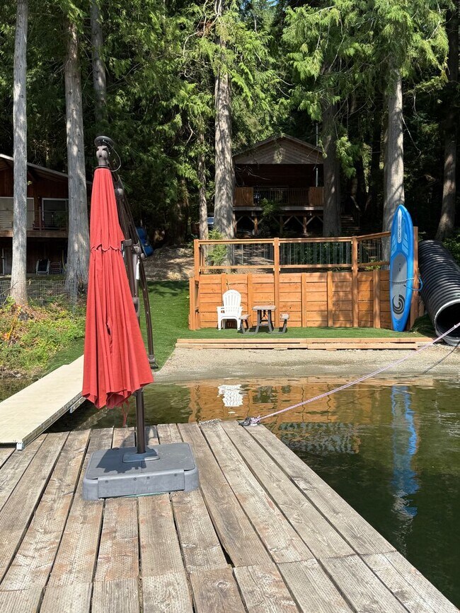 Building Photo - Private Lakefront Cabin for Rent