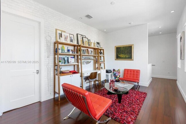 Building Photo - 689 Glenridge Rd