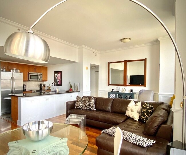 Building Photo - 88 Morgan St