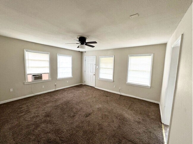 Building Photo - 2528 McFerrin Ave