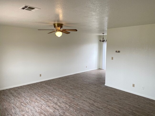 Building Photo - Townhome near Dixie State University