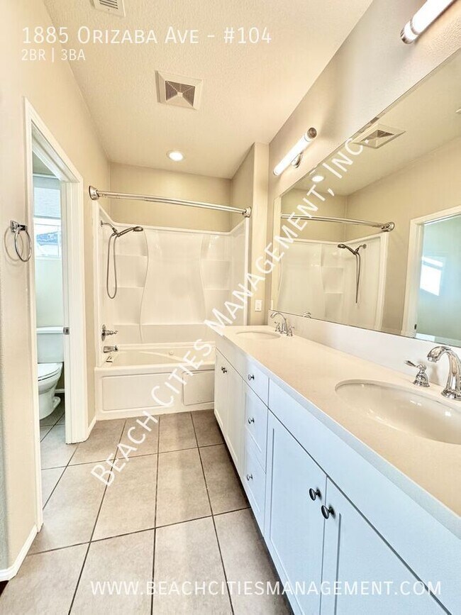 Building Photo - 1885 N Orizaba Ave