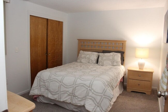 Building Photo - Long-Term Condo Rental Near Weirs Beach