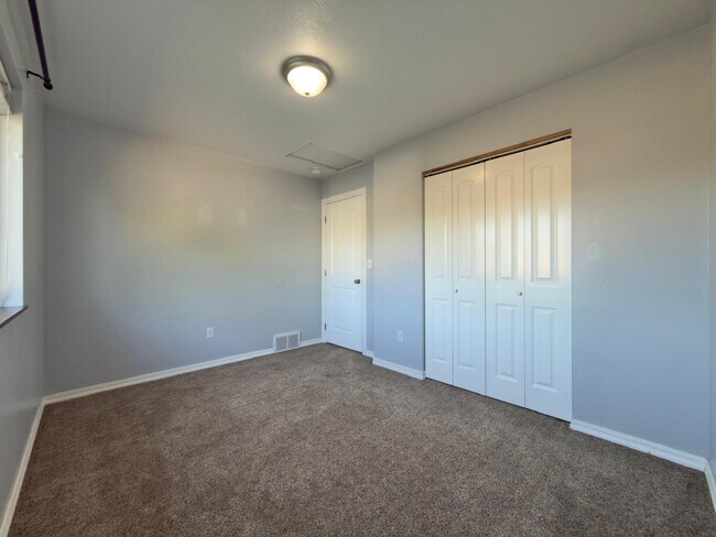Building Photo - 48 E Princeton Ave
