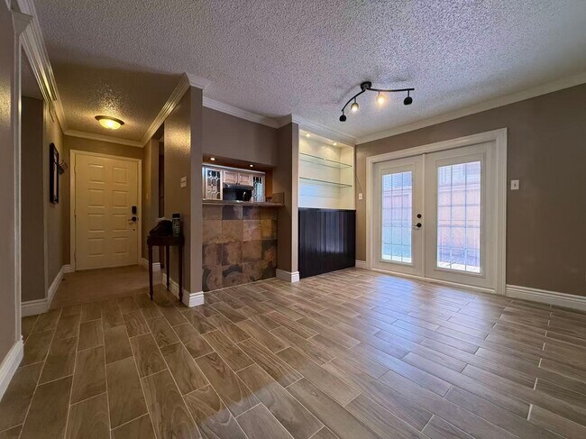 Building Photo - 10555 Turtlewood Ct