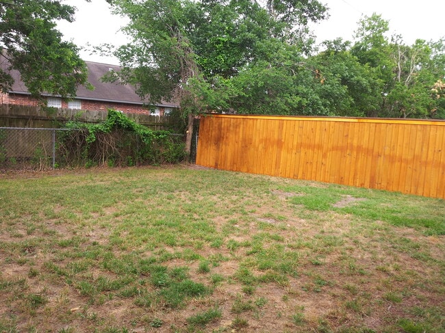 Building Photo - 2306 San Pedro Dr