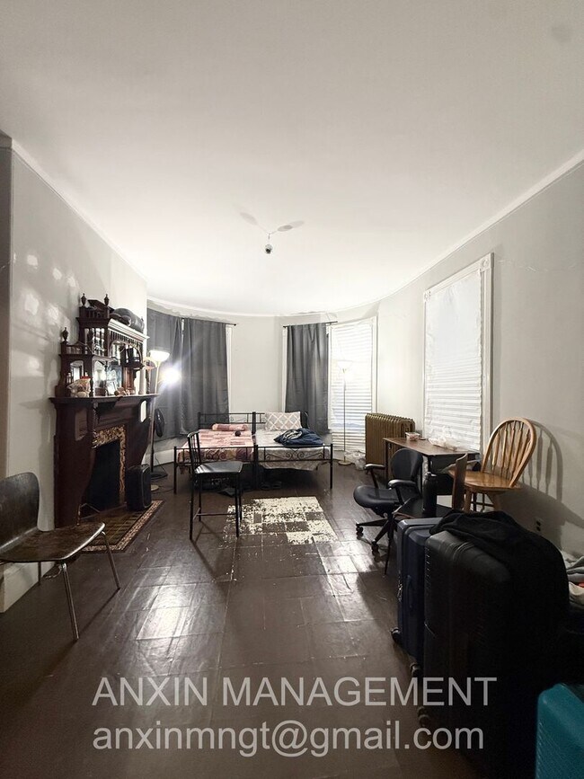 Building Photo - 71 Gardner St