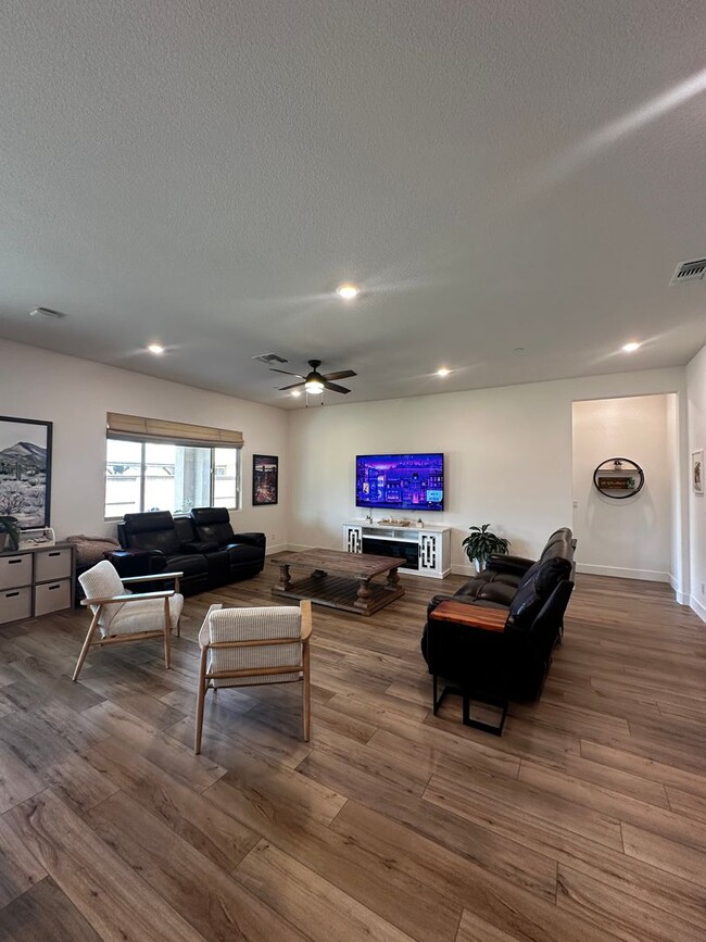Building Photo - Single-story home in Spring Lake
