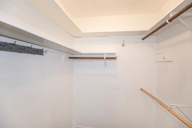 Building Photo - 5617 Fresh Meadow