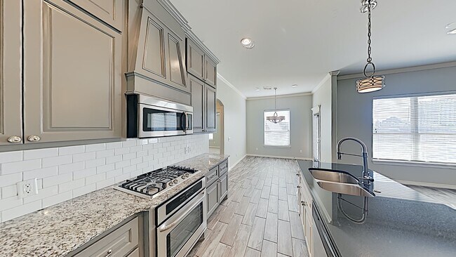 Building Photo - 4 Bedroom, 3 Bathroom Single Story in East Edmond With Storm Shelter