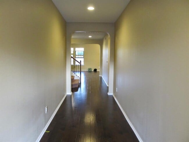 Building Photo - 14308 Lake Victor Dr