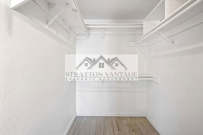 Building Photo - 2142 S Las Palmas