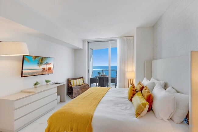 Building Photo - 4111 S Ocean Dr