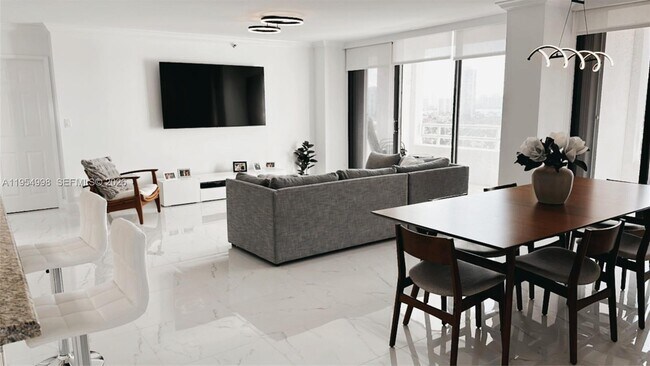 Building Photo - 20355 NE 34th Ct