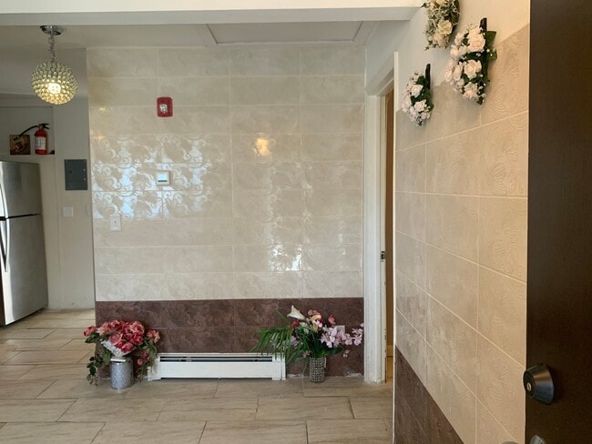 Building Photo - 270 N 1st Ave